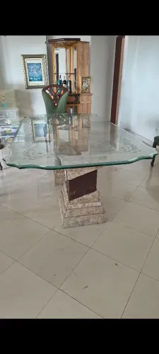Mesa mármore com vidro estilo Jacaúna. 2.000,00
