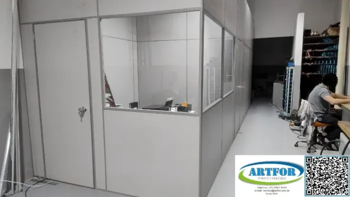 Divisórias para Salas Comerciais, Divisões Ambiente Comercial, Divisória Eucatex Instalada