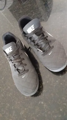 Chuteira Nike original semi nova número 38