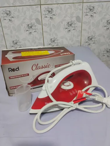 Ferro De Passar A Vapor Red Classic Fp200 Vermelho Cor Verm 127v