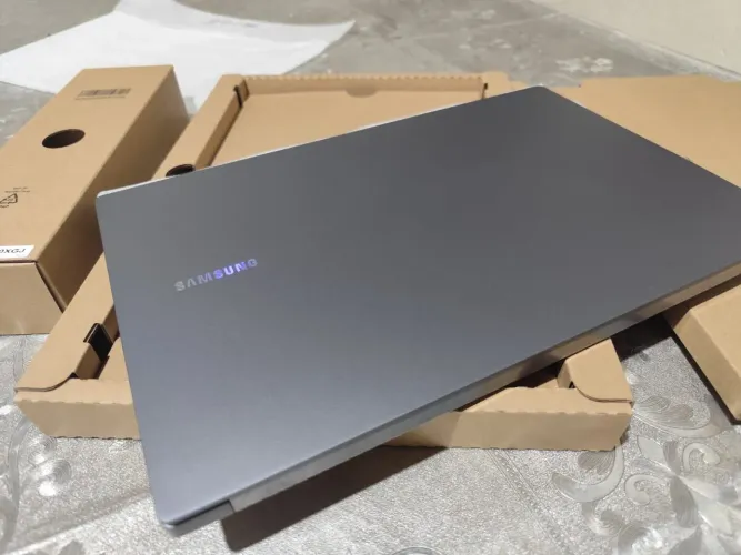 Notebook Samsung Galaxy book 4<br>Intel U300 | 8Ram