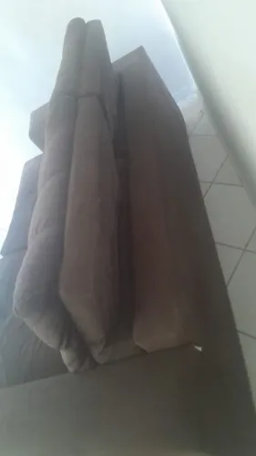 Sofá retrátil 2 lugares grandes cabe 3 pessoas