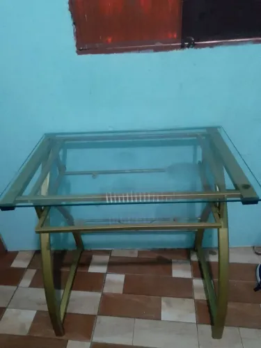 Escrivaninha de vidro