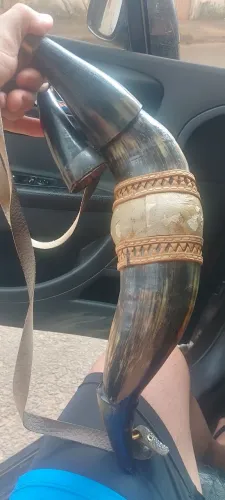 Cantil antigo de chifre bovino artesanal