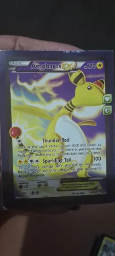 Figurinha pokemon vende se as duas