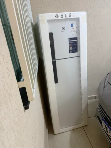 GELADEIRA NOVA NA EMBALAGEM