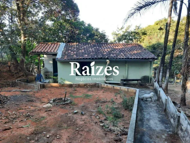 Vende-se Chácara na zona rural de Araguari-MG, no condomínio Chácaras Itamaracá!