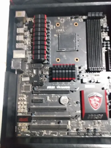 Placa mãe msi 970 semi nova 