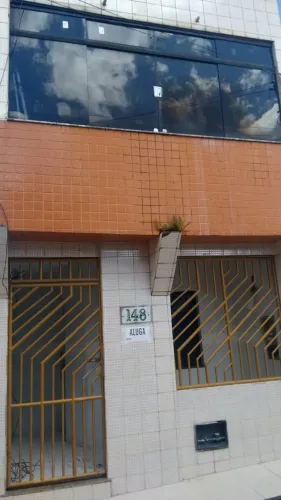 Aluguel de casa, com dois Quartos com suíte, com muito espaço e bem localizada.