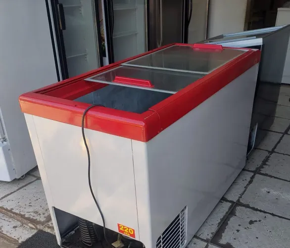 Vendo freezer horizontal porta de vidro pra sorvetes