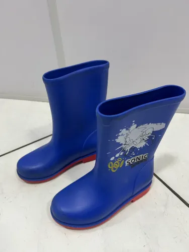 Bota Sonic tamanho 28