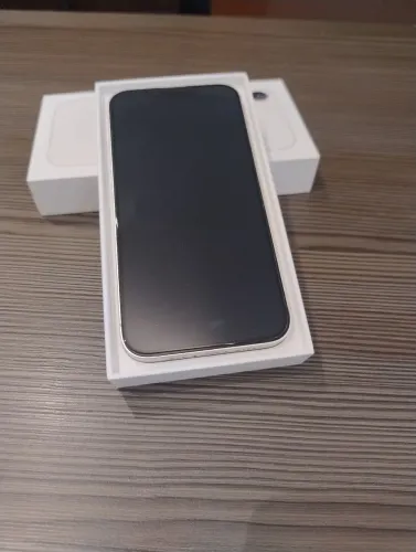 iPhone 13 256GB cor estelar<br>Bateria 81%