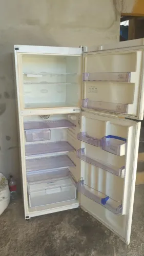 Geladeira continental biplex funcionando perfeitamente geladeira pra família grande