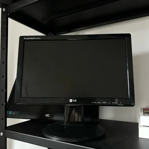 Monitor LG Flatron 16? Usado em Ótimo Estado - R$ 99 | Entrega Grátis