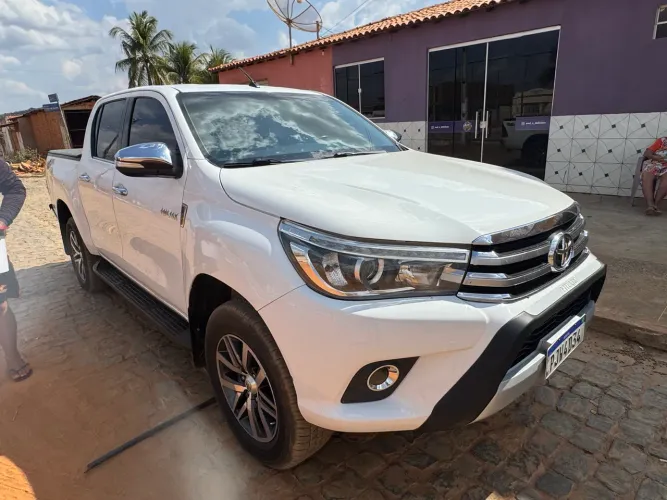Toyota Hilux CD SRX 4X4 2.8 TDI 16V Diesel Aut. 2016