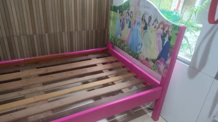 Desapego,, cama solteiro