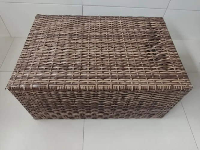 Mesa de centro de fibra sintética