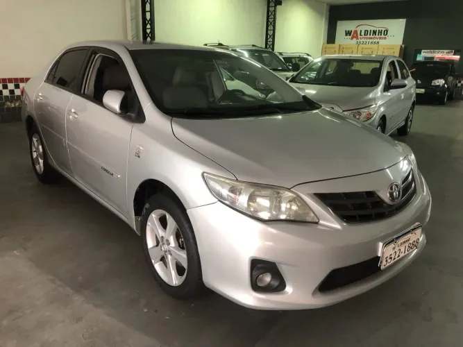 Toyota Corolla GLI 1.8 Flex 16V Aut. 2014