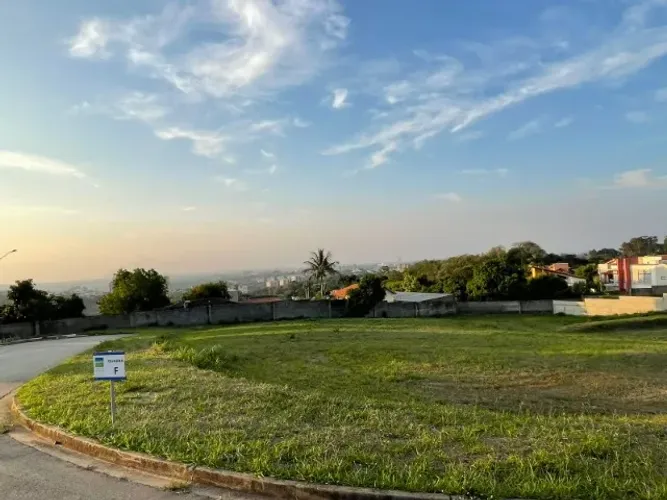 Terreno de 1.062 m² no Caputera: natureza, segurança e projeto pronto para construir