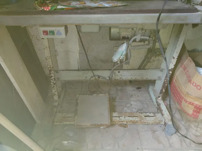 VENDO MÁQUINA INDUSTRIAL RETA (WESTMAN)