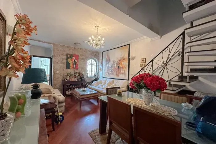 Casa à Venda | 112 m² | 3 dormitórios | 1 vaga no Bom Retiro!