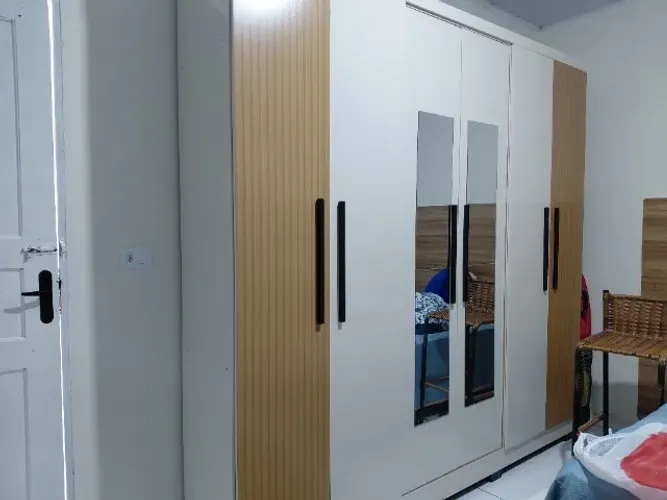 Guarda-Roupa Casal Grande 6 Portas c/ Espelho - Apenas 1 Ano de Uso (Lindo)