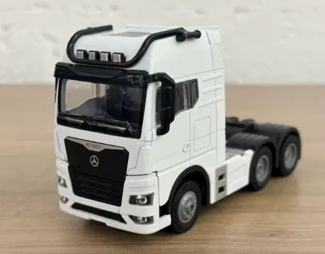 Vendo caminhão Mercedes Actros escala 1:50  várias cores 