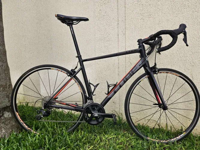 ##IMPERDIVEL## Speed Cube Attain SL tamanho 56 | Shimano 105 | Cubos Mavic | Garfo carbono