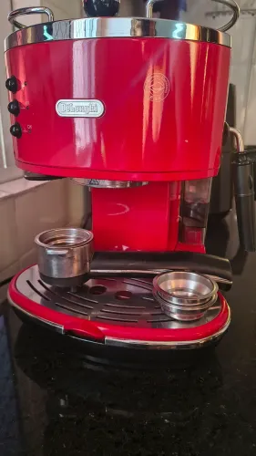 Cafeteira Expresso De?Longhi Vermelha