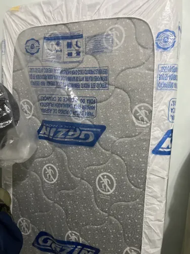 Vendo colchão solteiro semi novo 