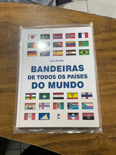 Livro Bandeiras de todos os países do mundo