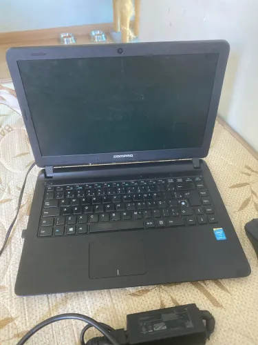 Vendo Notebook compaq com mouse sem fio