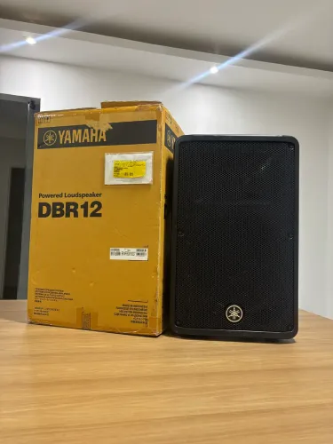 Caixa Ativa Yamaha DBR12 Profissional 1000W com Caixa Original