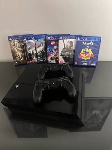 PlayStation 4 / PS4 