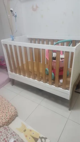 Berço mini cama e vira mesa