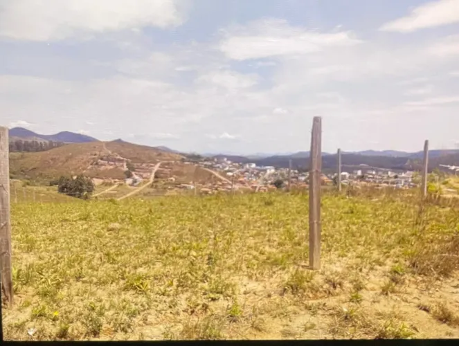 Vende-se em Bom Jardim - MG