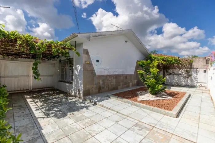 Casa de 200m² com 03 quartos à venda - Brodowski