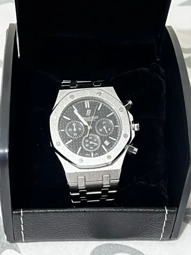 Relógio Audemars.