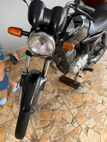 Titan 150 es