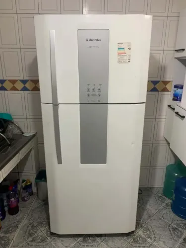 Vendo geladeira Electrolux Infinity DF80.