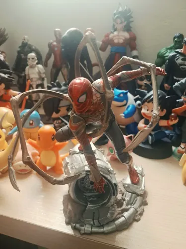 Action grande, homem aranha