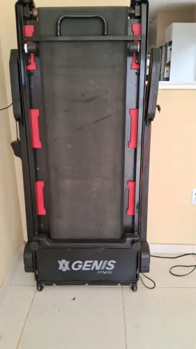 Vendo esteira Genis fitness 