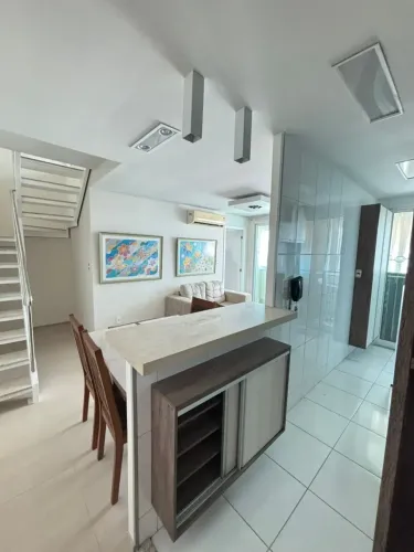Alugo apartamento cobertura - todo mobiliado - na Ponta da Areia - varanda com jacuzzi