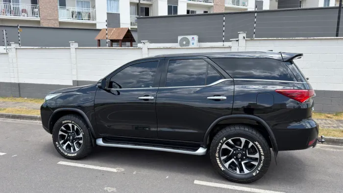 Toyota Hilux SW4 SRX 4X4 2.8 TDI 16V Dies. Aut. 2019