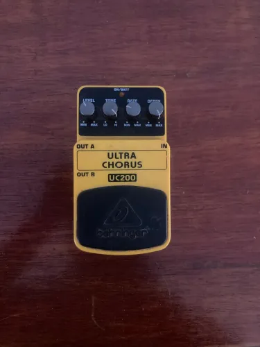 Pedal chorus behringer