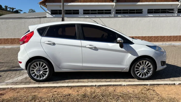 Ford Fiesta Tit./tit.plus 1.6 16V Flex Aut. 2015