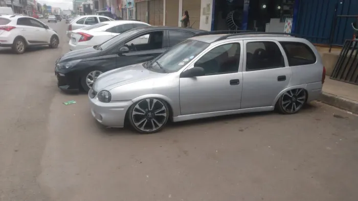 Chevrolet Corsa Wagon GLS 1.6 16V MPFI 4P 1999