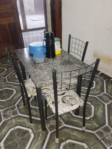 Mesa quatro cadeiras 
