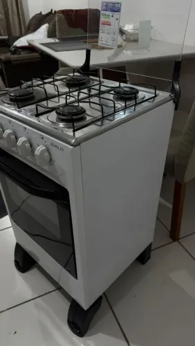 Fogão 4 bocas funcionando perfeitamente 