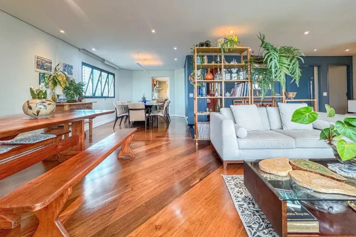 Apartamento à venda com 236 m² e 3 suítes na Aclimação São Paulo REF: OR *26